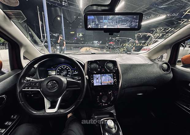 Nissan Note 2017 — լուսանկար 10