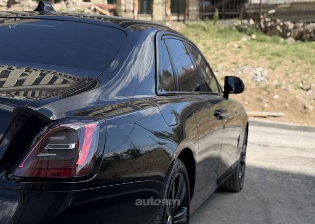Rolls Royce Ghost 2022 — լուսանկար 8