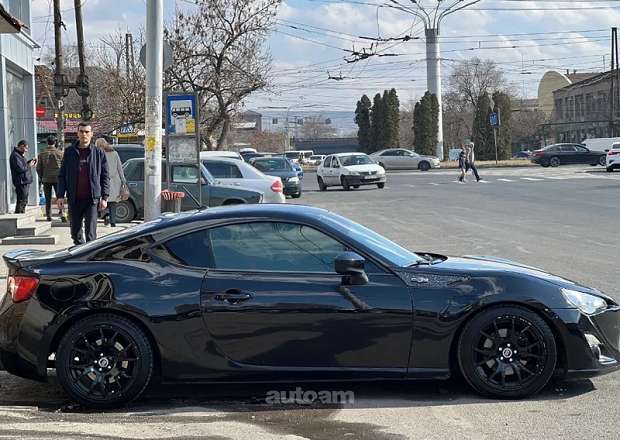 Toyota GT86 2013 — photo 3