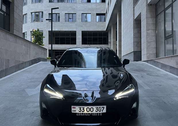 Toyota GT86 2013 — photo 1