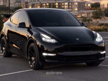 Tesla Model Y  2024 