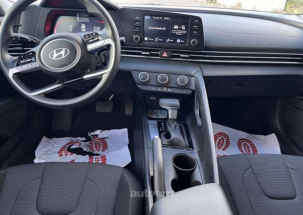 Hyundai Elantra 2024 — photo 6