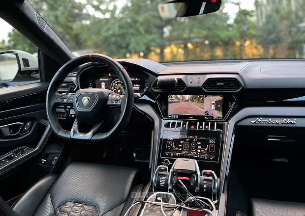 Lamborghini Urus 2021 — լուսանկար 9