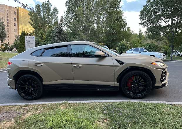 Lamborghini Urus 2021 — լուսանկար 2