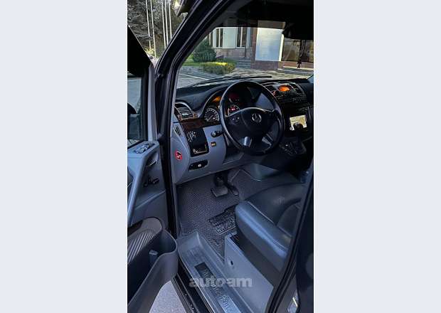Mercedes-Benz Viano 2004 — photo 4