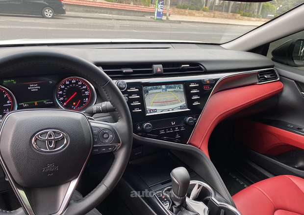 Toyota Camry 2018 — լուսանկար 4