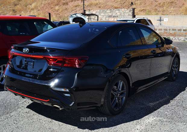 Kia Forte 2021 — լուսանկար 14