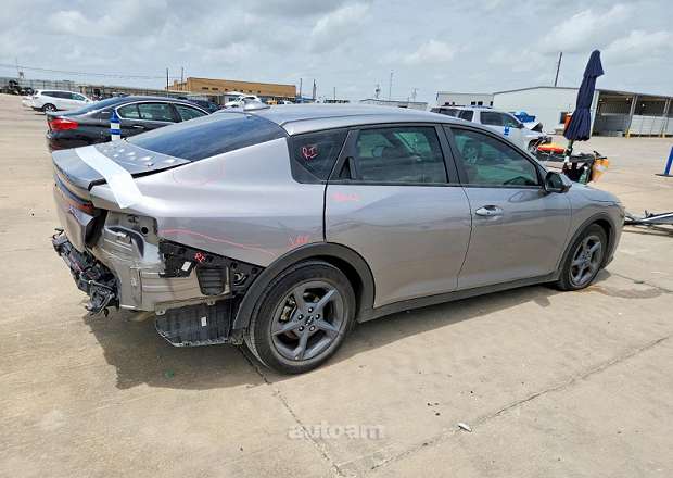 Kia K4