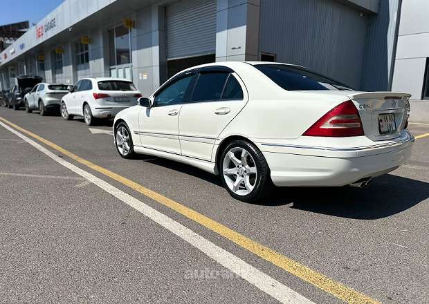 Mercedes-Benz C 230 2006 — photo 6