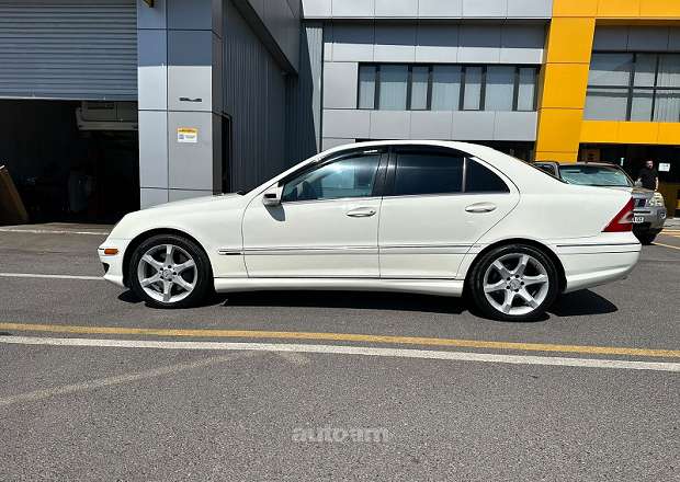 Mercedes-Benz C 230 2006 — photo 4