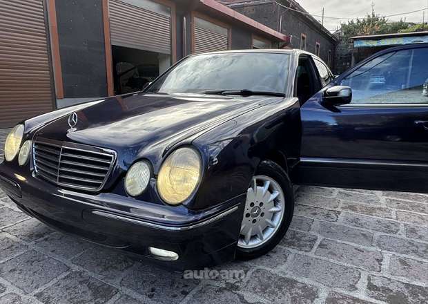 Mercedes-Benz E 320 2001 — photo 3
