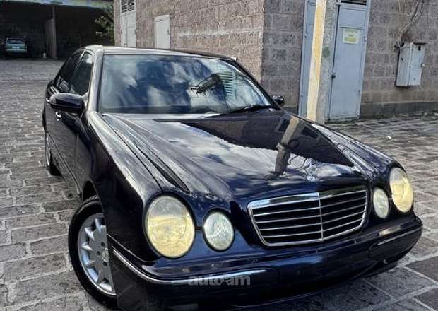 Mercedes-Benz E 320 2001 — photo 1