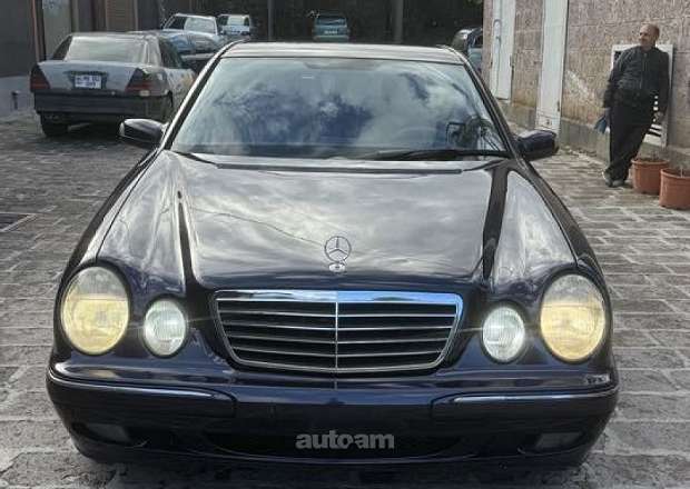 Mercedes-Benz E 320 2001 — photo 2