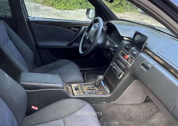 Mercedes-Benz E 320 2001 — photo 7