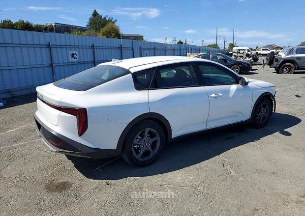 Kia K4