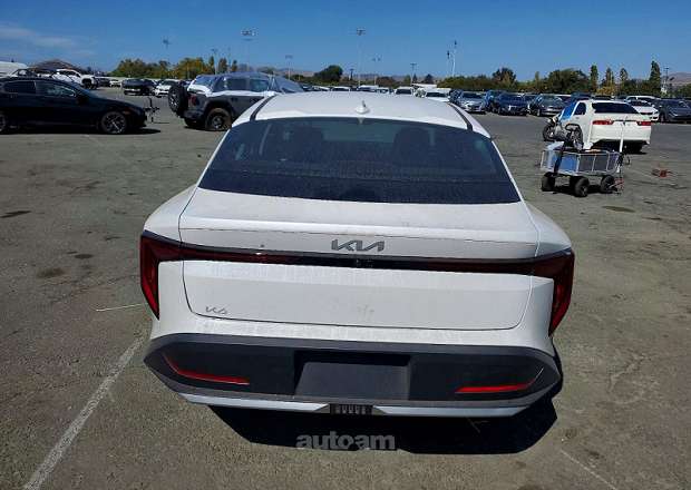 Kia K4