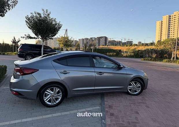 Hyundai Elantra 2020 — фото 4