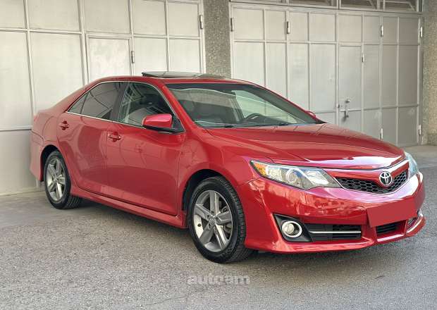 Toyota Camry 2014 — լուսանկար 2