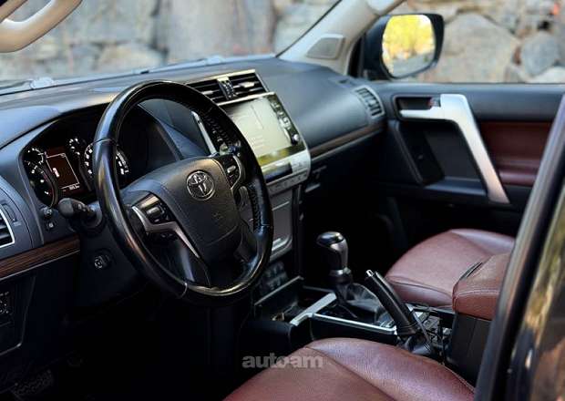 Toyota Land Cruiser Prado 2021 — photo 8