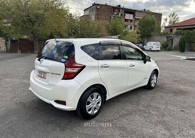 Nissan Note 2018 — photo 5