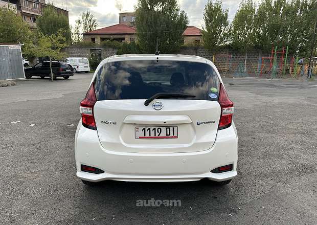 Nissan Note 2018 — photo 4