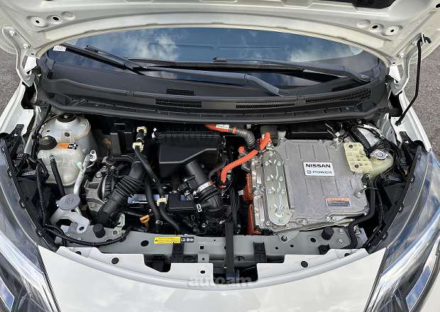 Nissan Note 2018 — photo 11