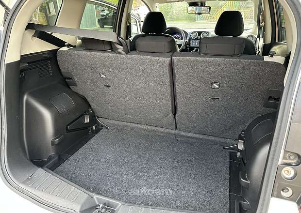 Nissan Note 2018 — photo 10