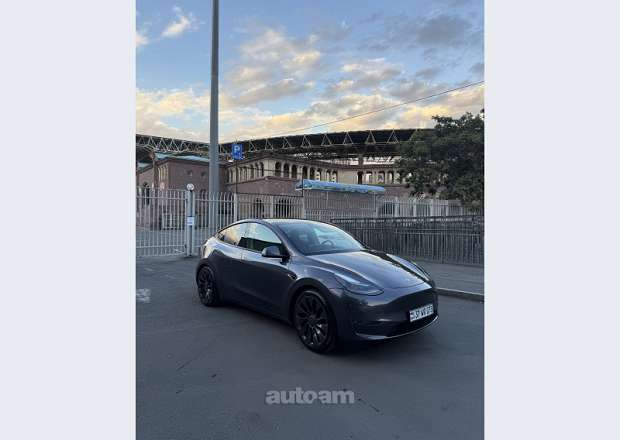 Tesla Model Y 2022 — լուսանկար 2