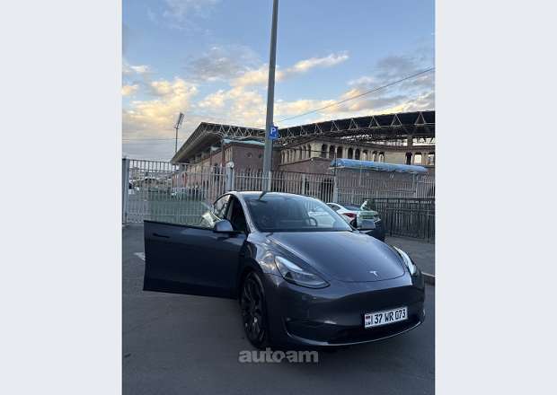 Tesla Model Y 2022 — լուսանկար 1