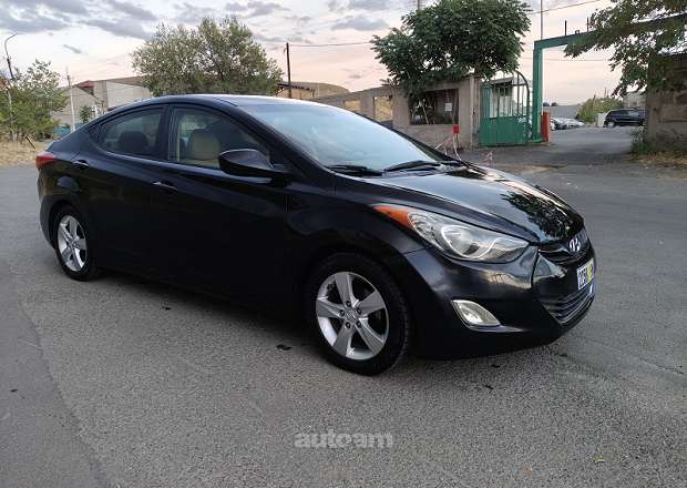 Hyundai Elantra 2010 — լուսանկար 11