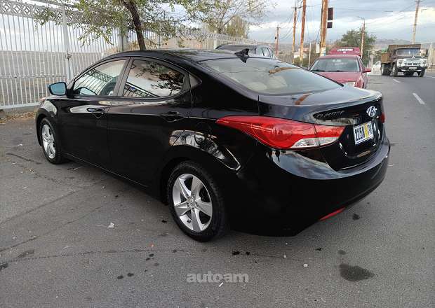 Hyundai Elantra 2010 — լուսանկար 15