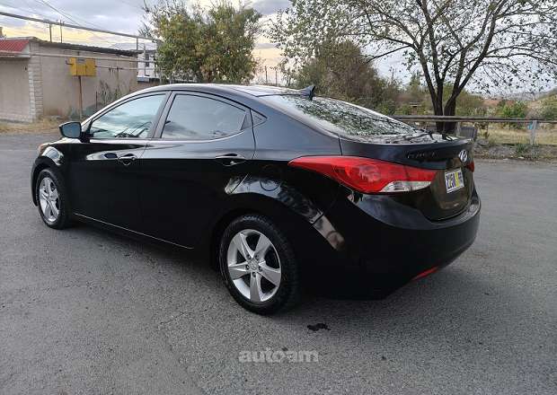 Hyundai Elantra 2010 — լուսանկար 14