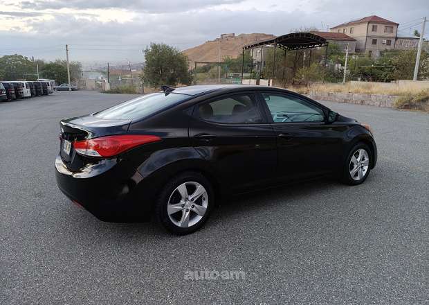 Hyundai Elantra 2010 — լուսանկար 7