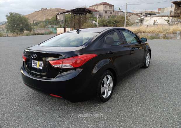 Hyundai Elantra 2010 — լուսանկար 2