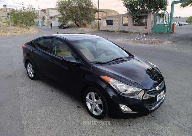 Hyundai Elantra 2010 — լուսանկար 9