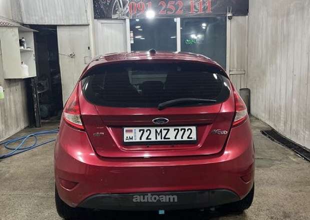 Ford Fiesta 2012 — photo 2