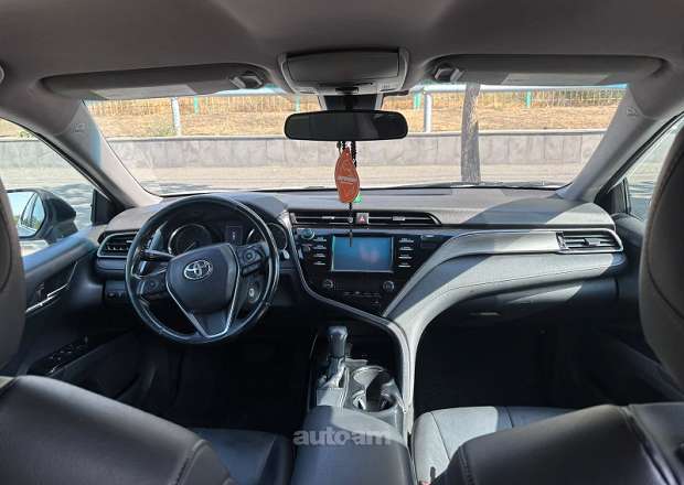 Toyota Camry 2019 — լուսանկար 3