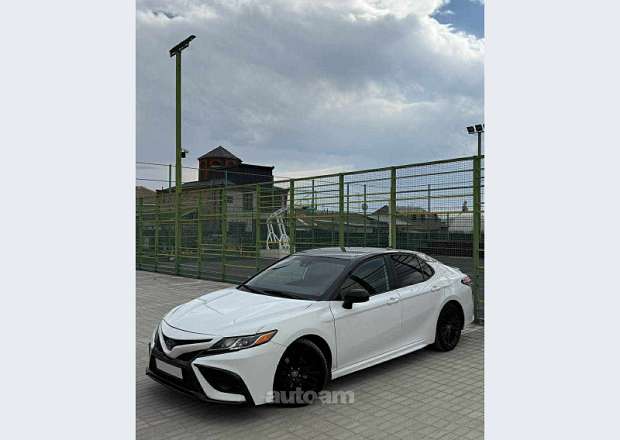 Toyota Camry 2019 — լուսանկար 1