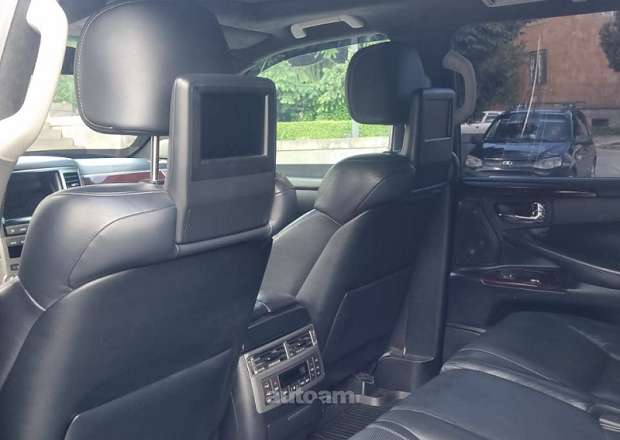 Lexus LX 570 2013 — photo 8