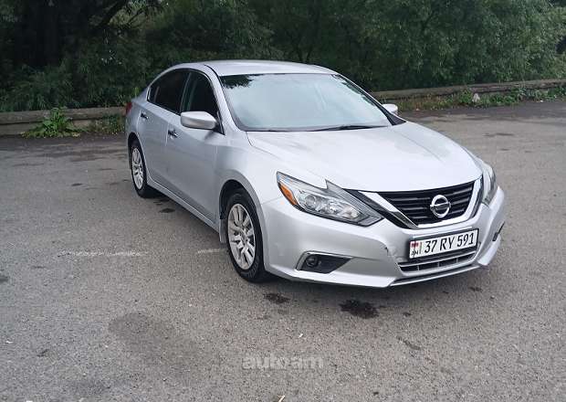 Nissan Altima 2018 — фото 1