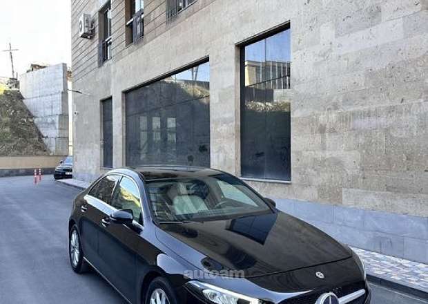 Mercedes-Benz A-Class 2019 — photo 3
