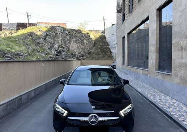 Mercedes-Benz A-Class 2019 — photo 1