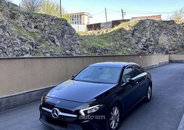 Mercedes-Benz A-Class 2019 — photo 2