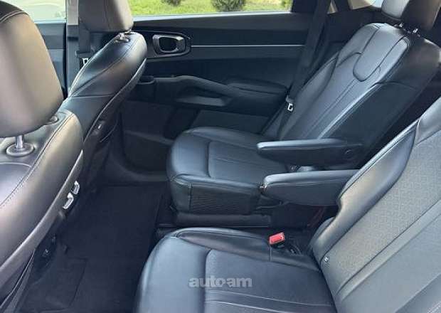 Kia Sorento 2021 — լուսանկար 11