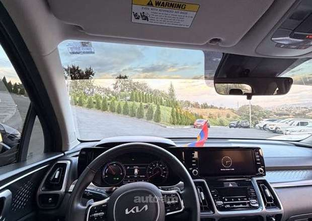 Kia Sorento 2021 — լուսանկար 13