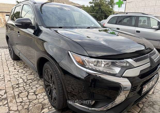 Mitsubishi Outlander 2020 — լուսանկար 1