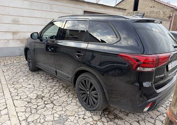 Mitsubishi Outlander 2020 — լուսանկար 4