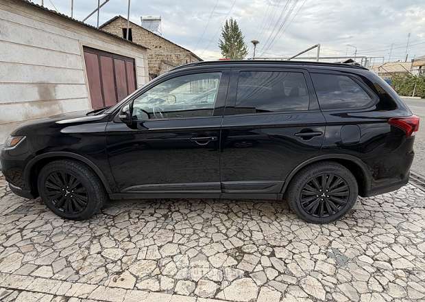 Mitsubishi Outlander 2020 — լուսանկար 7