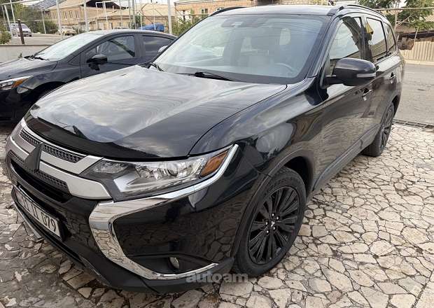 Mitsubishi Outlander 2020 — լուսանկար 3