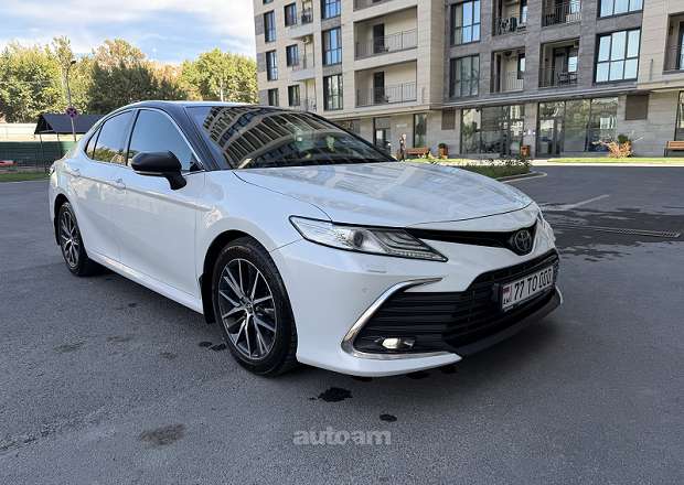 Toyota Camry 2021 — լուսանկար 1